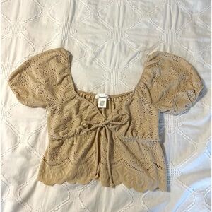 tan tj max brand cropped short sleeve blouse